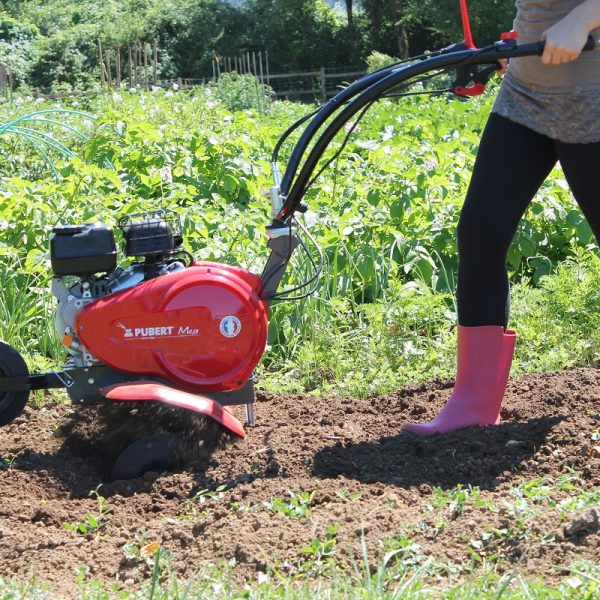 Travailler son potager ou son jardin avec une machine partagée est un bon plan pour les débutants